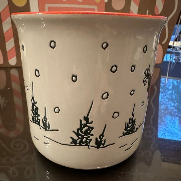 Peanuts Snoopy Winter/Christmas "Let it Snow" 21 oz Mug NWT 2025 - Picture 3 of 5